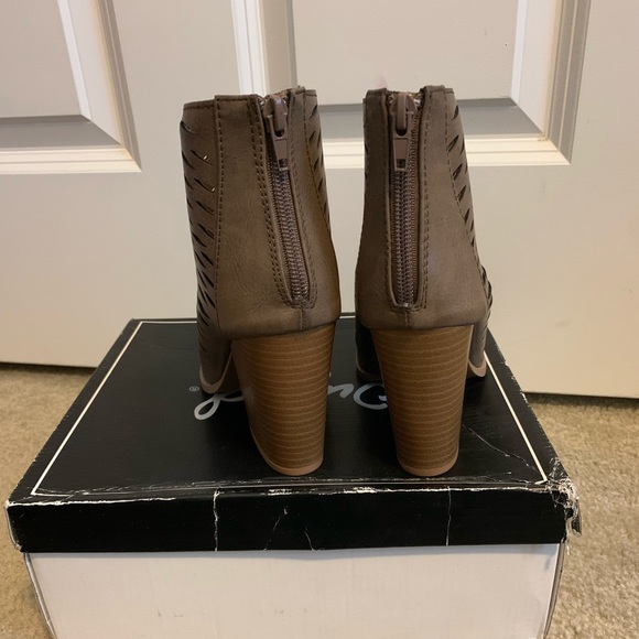 Ladies heels - Picture 5 of 5